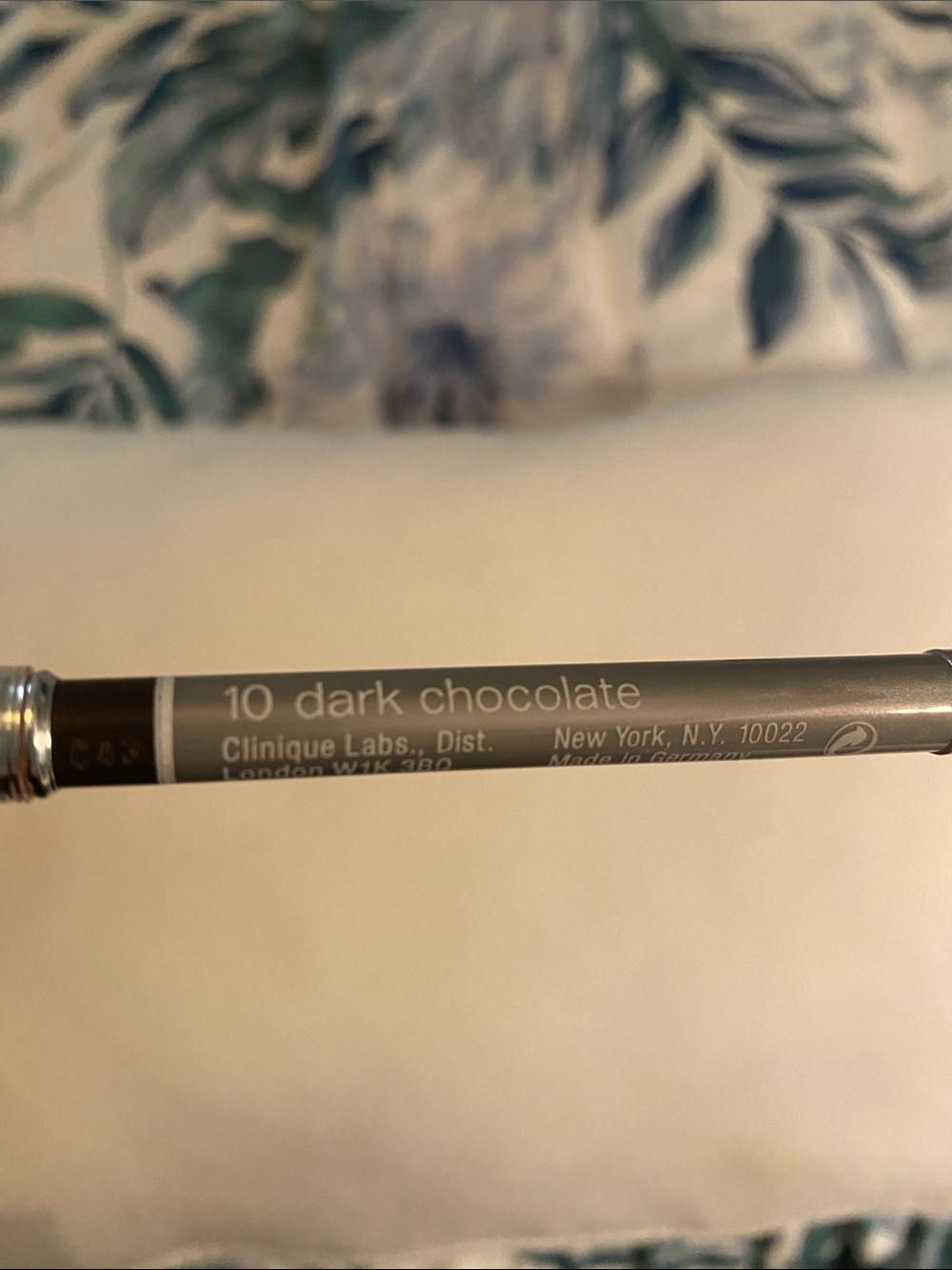 Brand new never used Clinique quick liner for eyes in dark chocolate - Picture 3 of 3